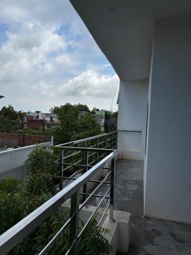 Shree Radha Madhav Accommodation - last minute hotel in Varanasi