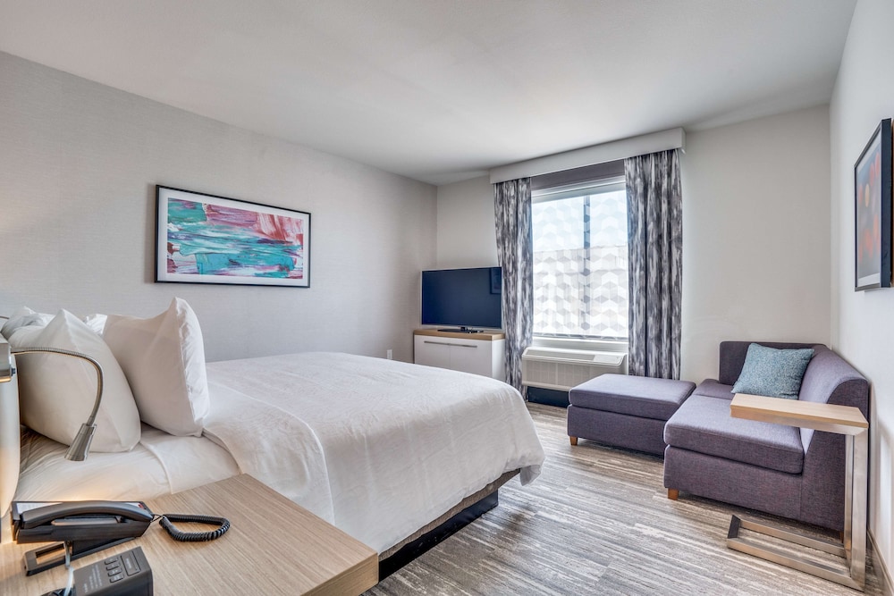 Hilton Garden Inn North Dallas Central Expy - photo 17