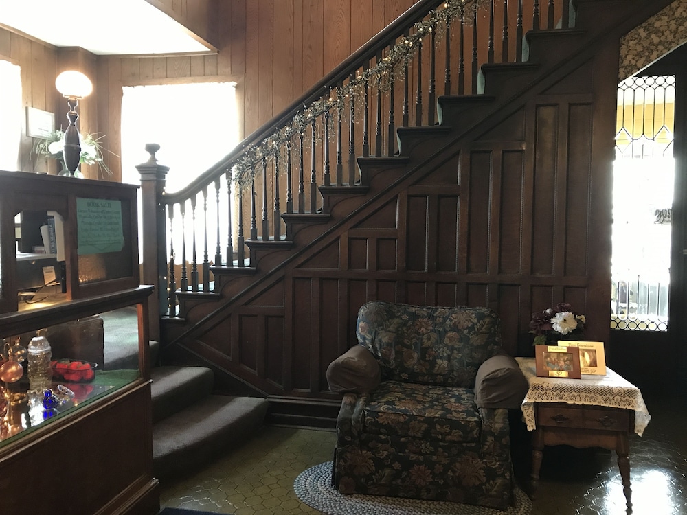 Colonial Hotel Motel - photo 3