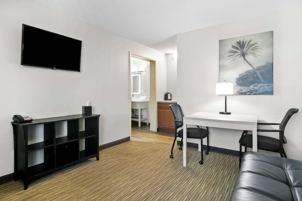 Best Western The Oasis at Joplin - photo 17