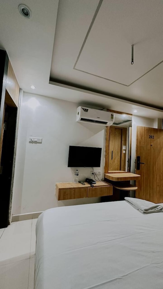 Nirvana Bliss - carbon neutral hotel in Allahabad