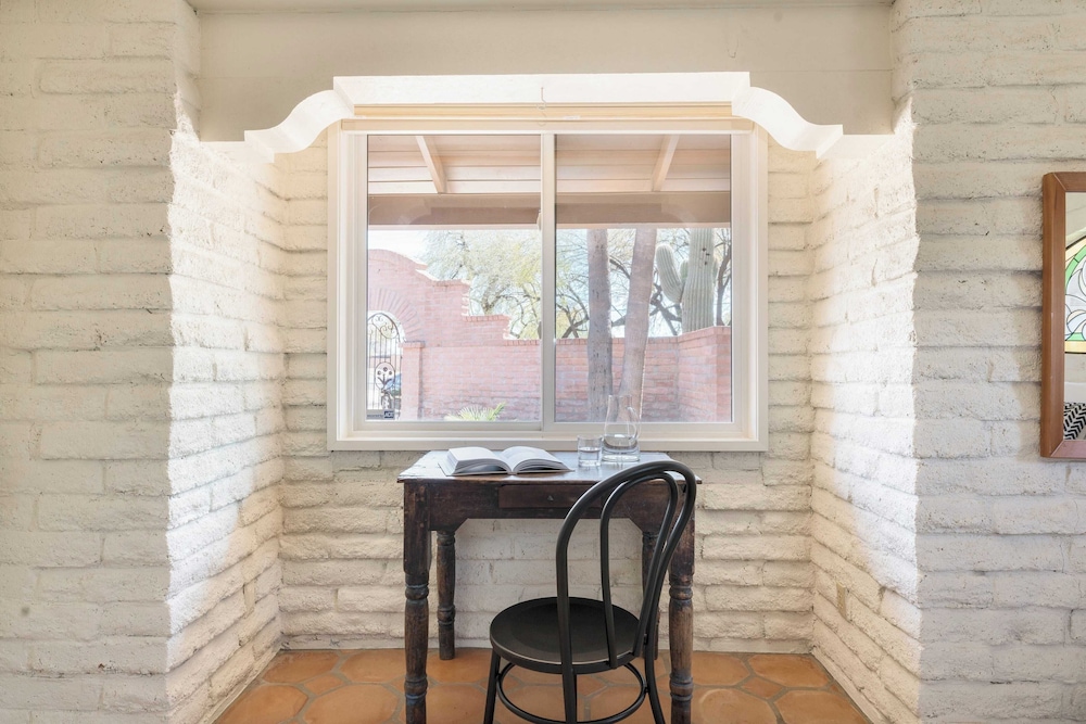 Charming 5BDR Hacienda w Pool Fire Pit Billiards La Casona by AvantStay - photo 33