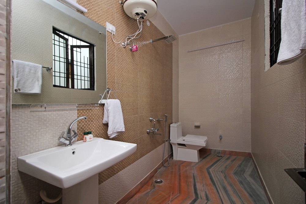 OYO 8914 Hotel Ambrosia