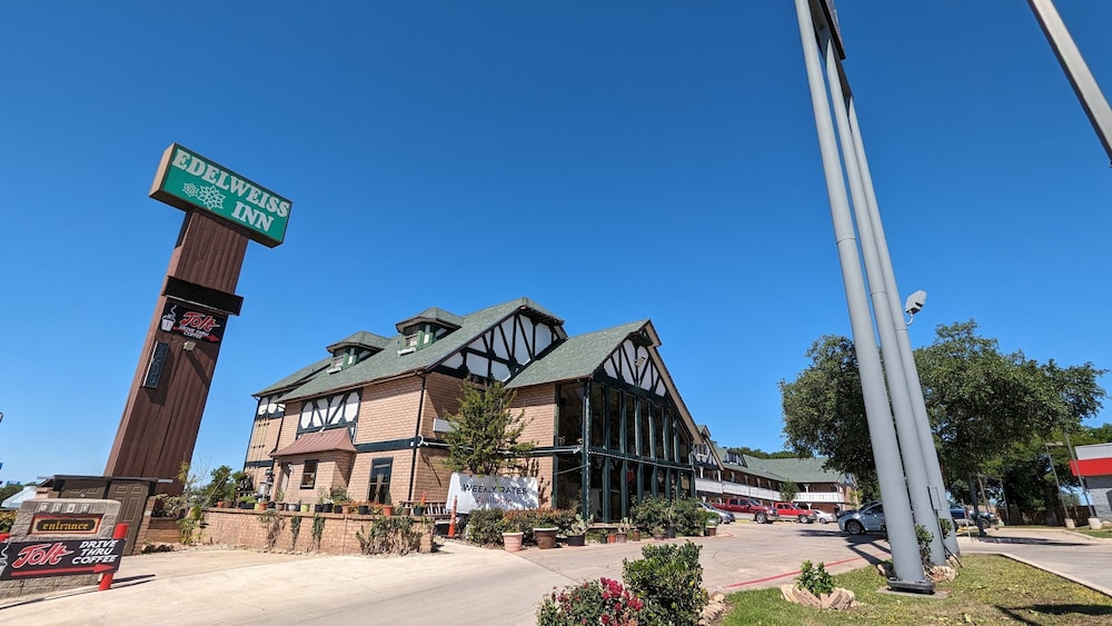 Edelweiss Inn And Suites — hotel in New Braunfels