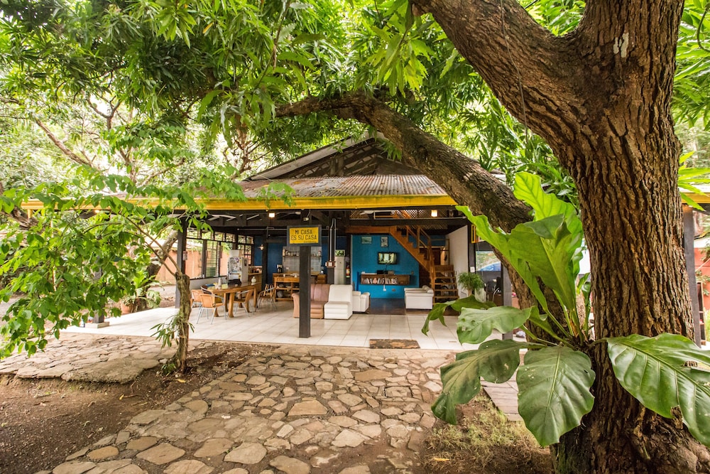 Jaco Inn - carbon neutral hotel in Jaco