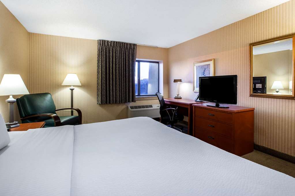 La Quinta Inn by Wyndham Detroit Southgate - photo 19