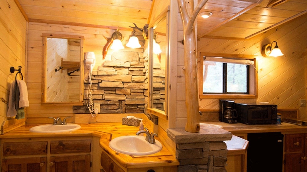 Upper Canyon Inn & Cabins - photo 147