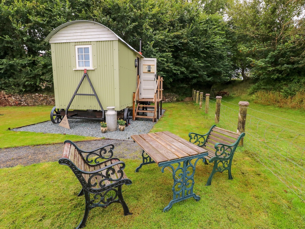 Shepherds Hut The Crook in Milford Haven, United Kingdom