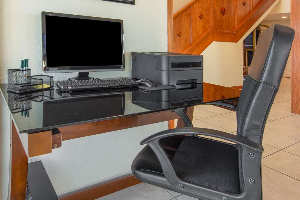La Quinta Inn by Wyndham Clearwater Central - photo 26