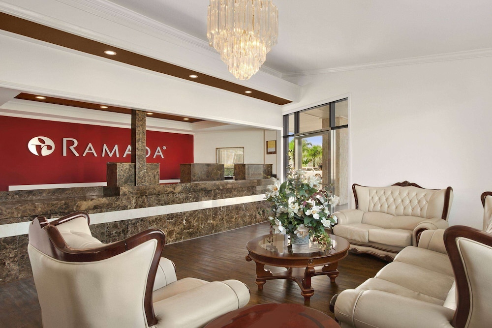 Ramada by Wyndham Torrance - photo 4