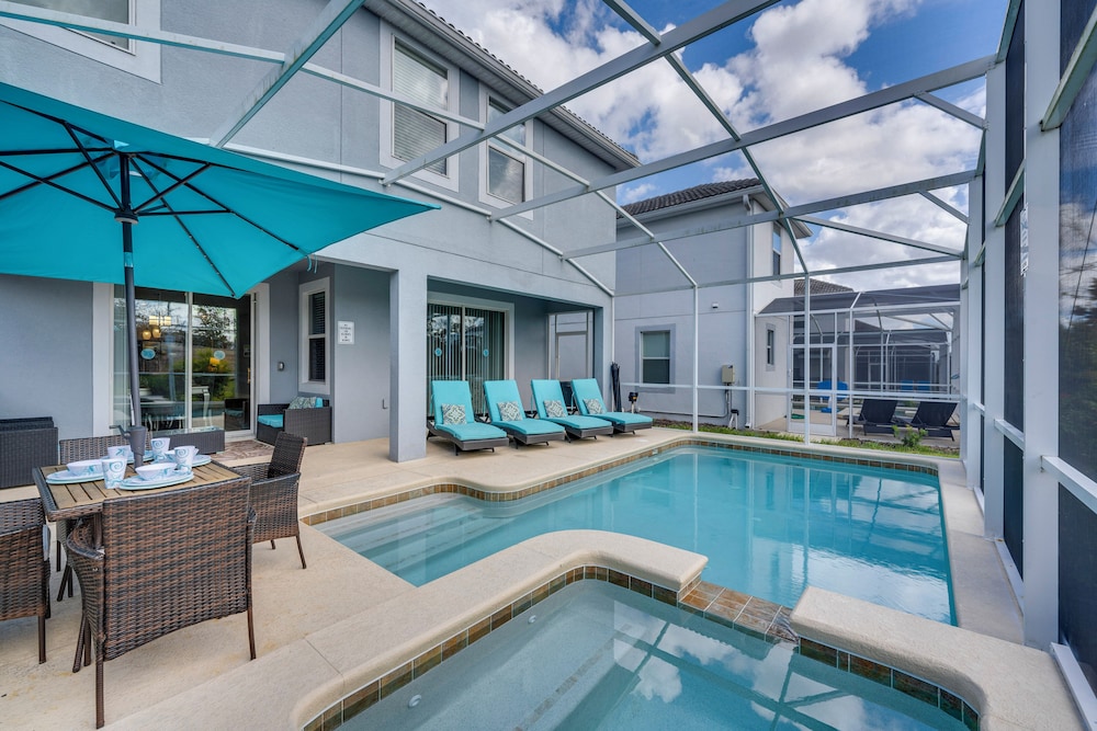 Chic Villa with Resort Perks about 10 Mi to Disney - featured photo