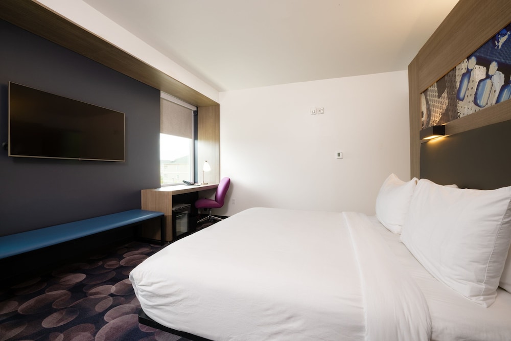 Aloft Austin Airport - photo 11