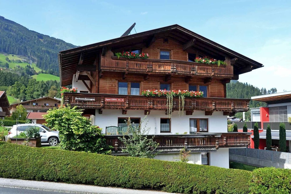 Apartment in Fügen near Spieljochbahn — 4-Star Luxury Hotel in Fuegen, Austria