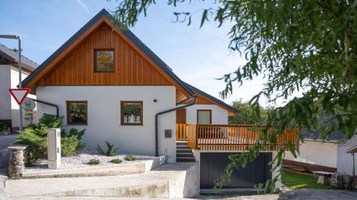 Vila Vrba 20163259 — Zirovnica