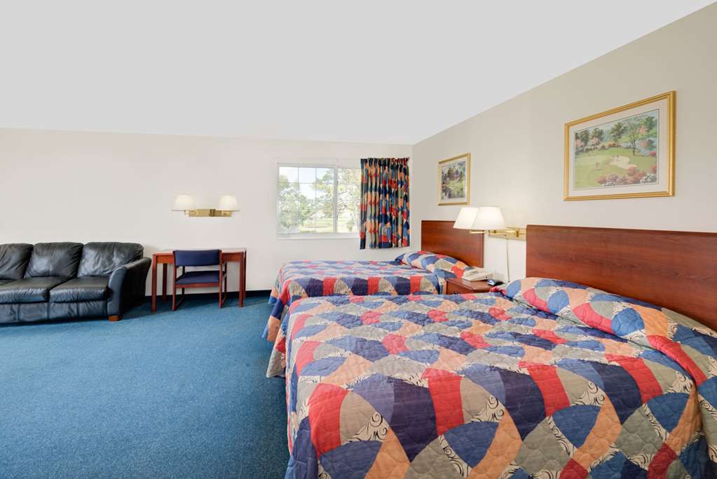 Emmetsburg Hotel and Suites - photo 12