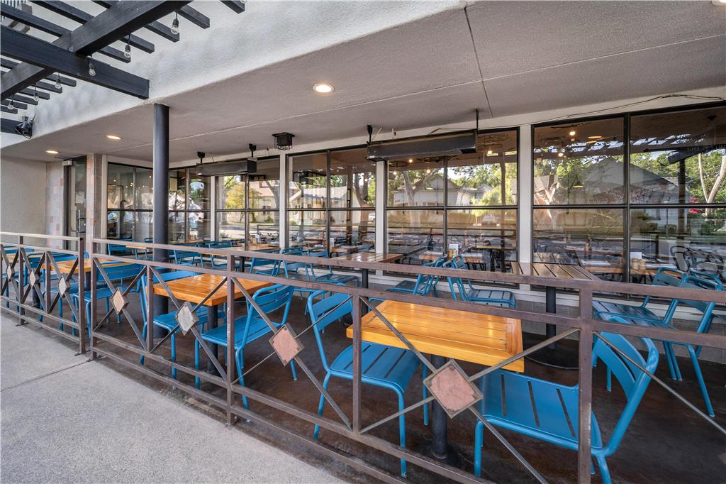 Best Western Plus Palm Court Hotel - photo 31