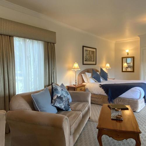 Delderfield Villas Adults Retreat — 4-Star Luxury Hotel in Melbourne, Australia