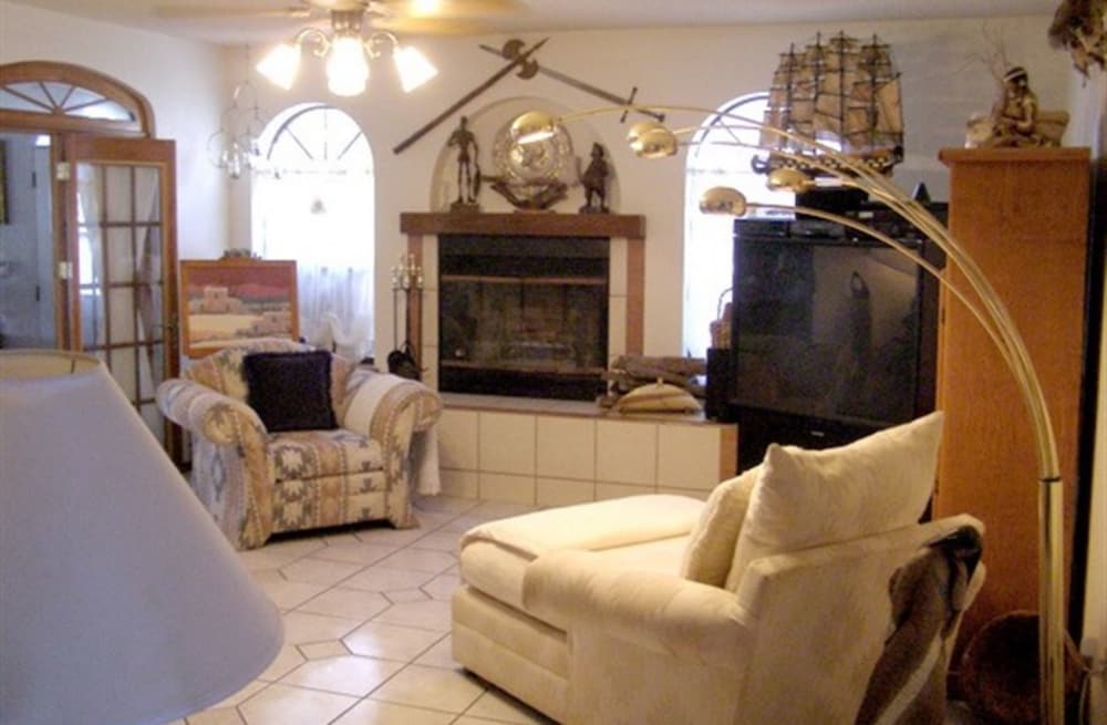 Tavares Inn - photo 21