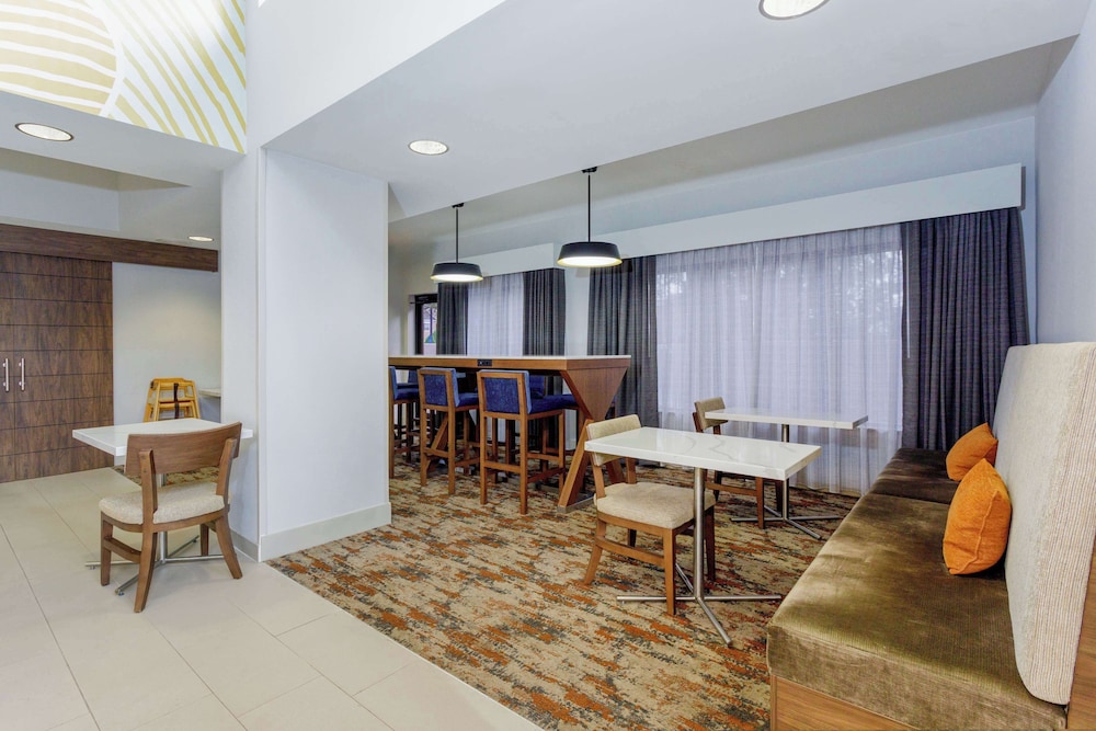 Hampton Inn Jacksonville Downtown I 95 - photo 2