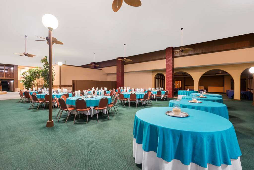Days Inn & Suites by Wyndham Clovis - photo 25