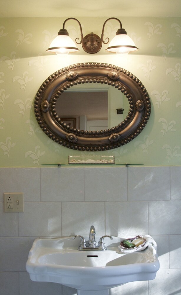 The Scranton Seahorse Inn - photo 37