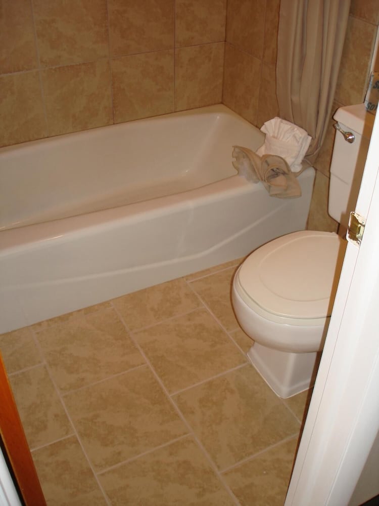 Tops Motel - photo 15