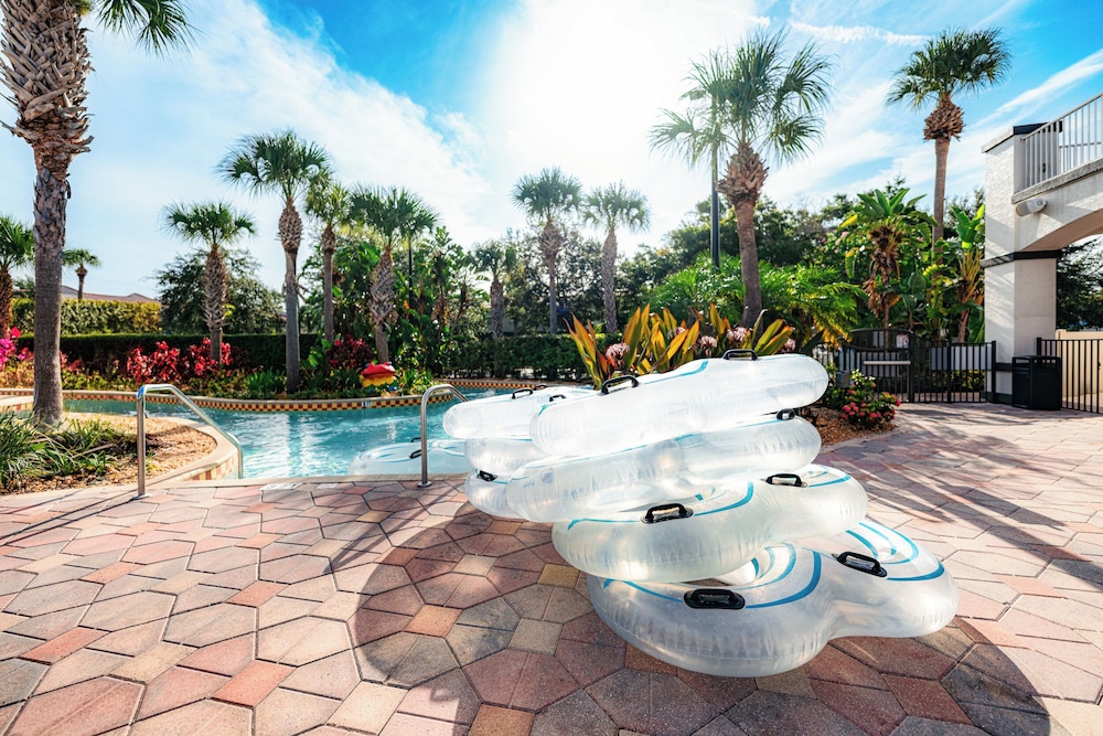 FantasyWorld Resort - photo 21