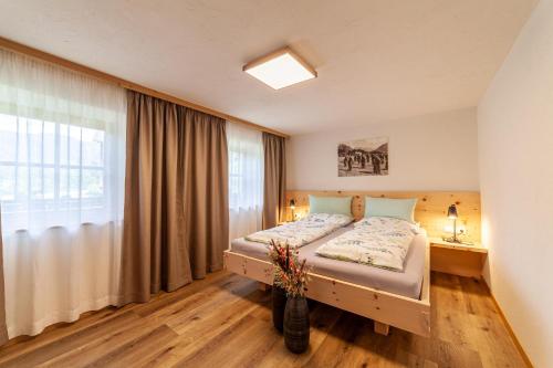 Schildhof Ebion Familienwohnung — 4-Star Luxury Hotel in San Leonardo In Passiria, Italy