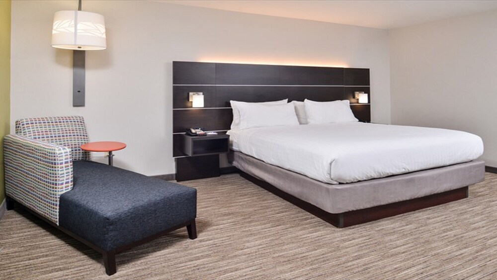Holiday Inn Express & Suites Parkersburg East by IHG - photo 4