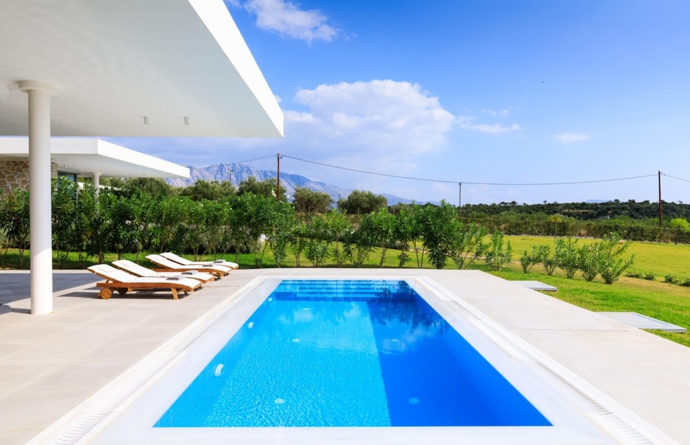 Varko Apollo in Lefkada — Unknown City — photo 4