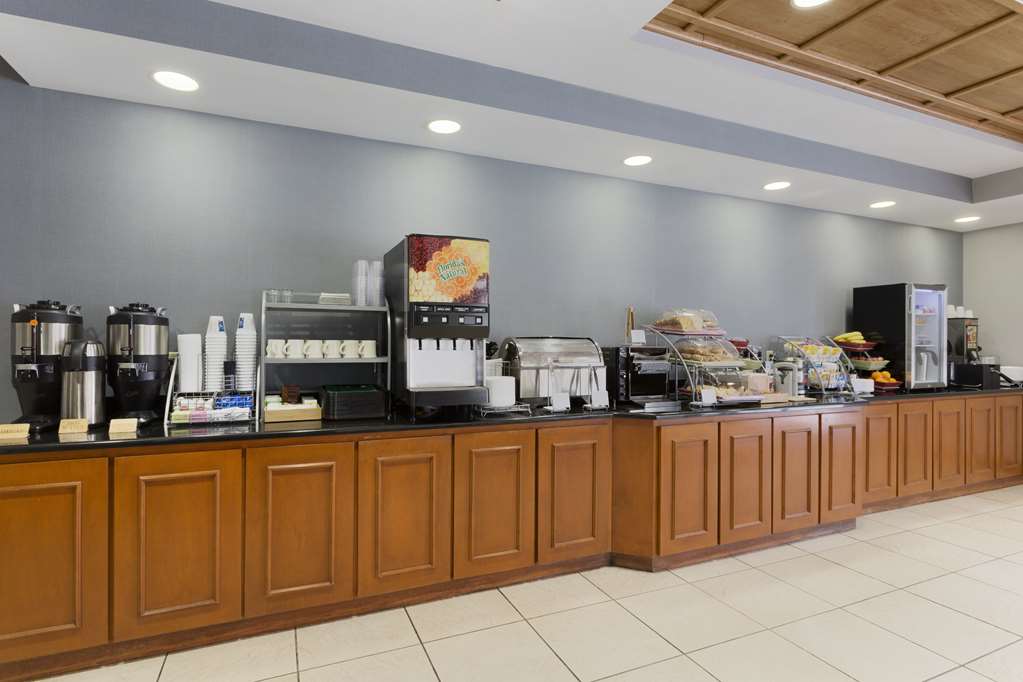 Wingate by Wyndham Sylvania Toledo - photo 8