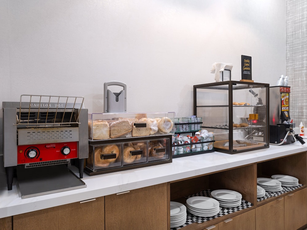 Staybridge Suites Rochester University by IHG - photo 38