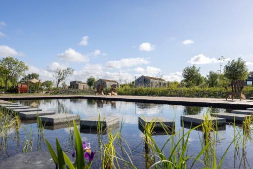 Hello Zeeland Tiny House Zeeuwse Liefde 6 — 4-Star Luxury Hotel in Westkapelle, Netherlands