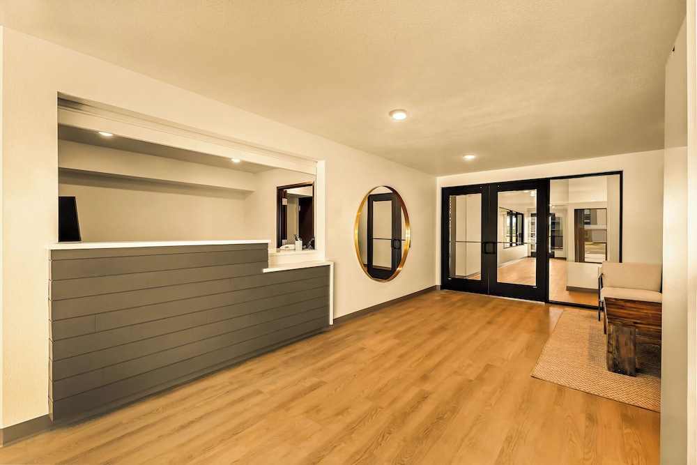LivAway Suites SLC West Jordan - photo 3