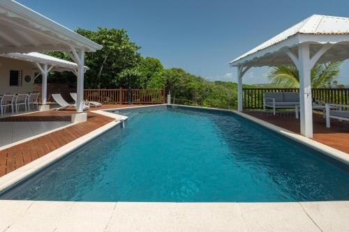 Villa Holidays Piscine Vue Sur Mer Acca S Randonnace — 4-Star Luxury Hotel in Le Moule, Guadeloupe