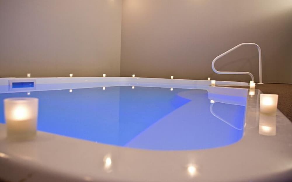 Belamere Swimming Pool Suites Cumming