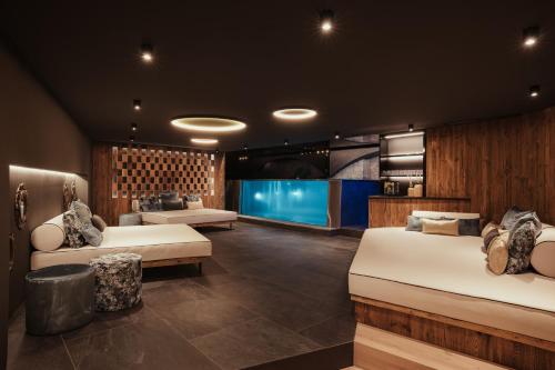 Luxury Chalet P — 4-Star Luxury Hotel in Ortisei, Italy