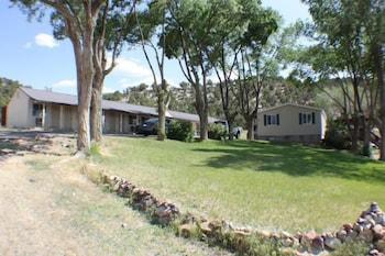 Crimson Hills Motel - photo 2