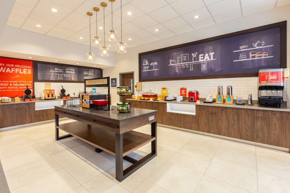 Hampton Inn & Suites Bloomfield Hills Detroit - photo 23
