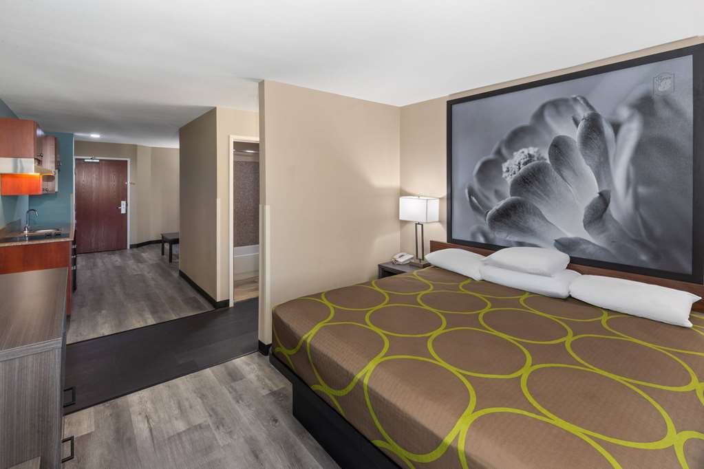 Super 8 by Wyndham Lubbock West - photo 22