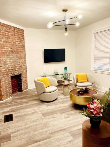 2 Bedroom Apt Stylish Modern and Convenient — 4-Star Luxury Hotel in Pittsburgh, United States