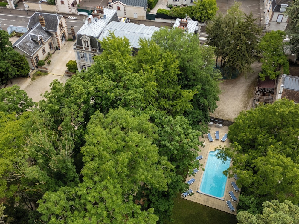 Logis Hôtel Les Maréchaux in Auxerre, France