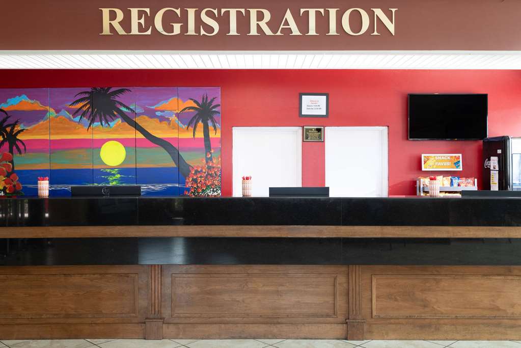 Ramada by Wyndham Kissimmee Gateway - photo 10