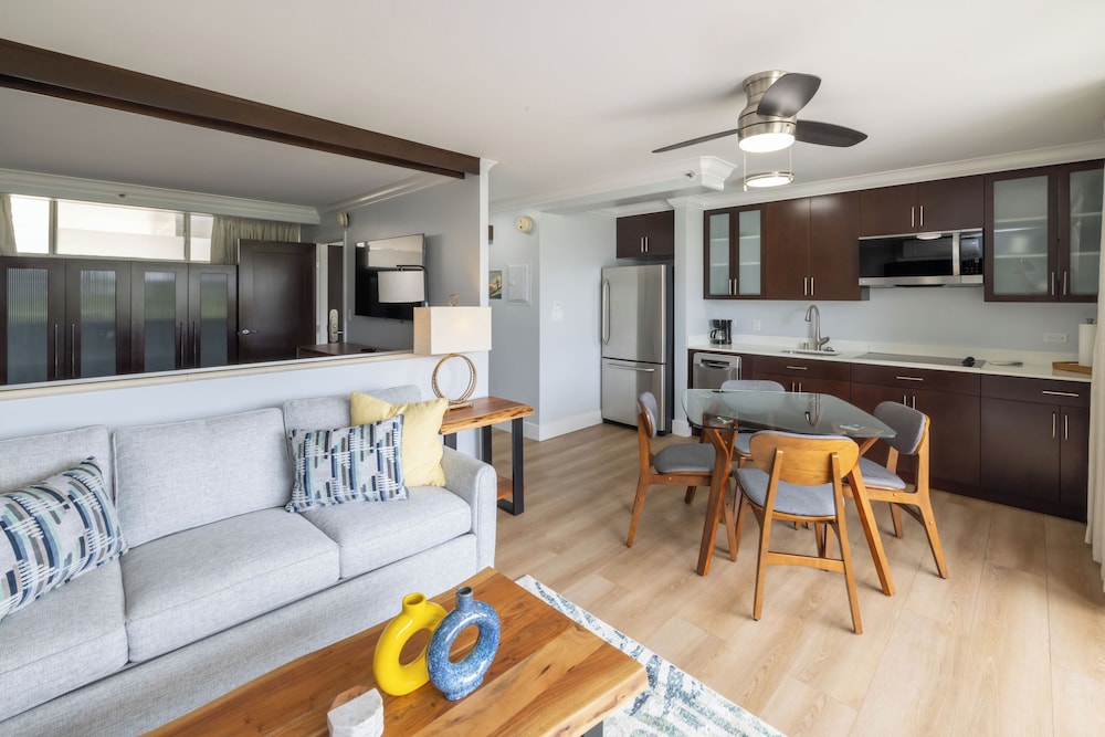 Regency on Beachwalk Waikiki by OUTRIGGER - photo 21