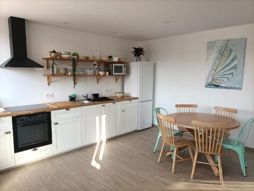 Vue Apaisante Montagnes Plage 5 Minutes a Pied in Banyuls De La Marenda, France