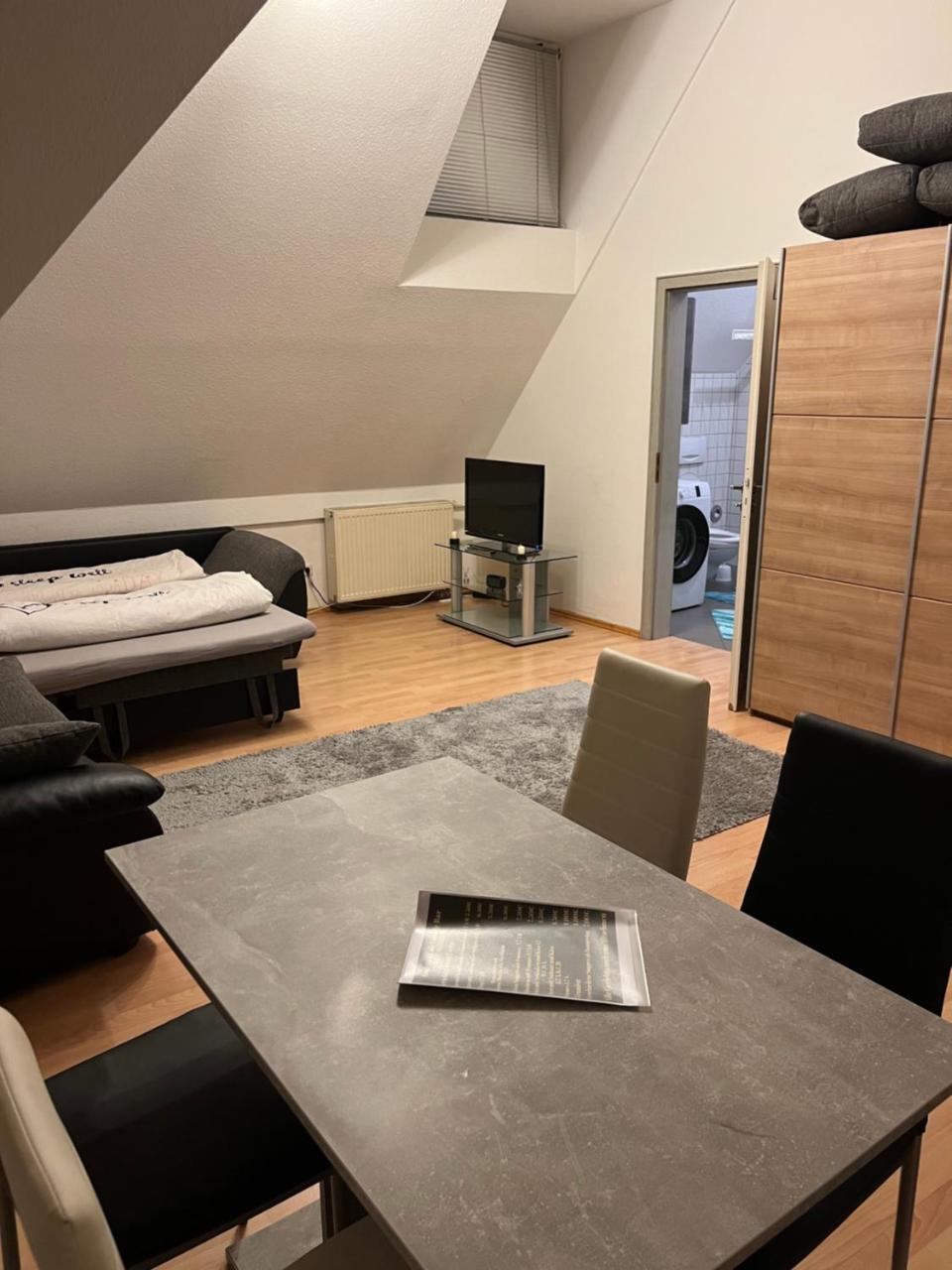 Zimmer Zum Vermieten Direkt An Der Donau Und Am Schloss — 4-Star Luxury Hotel in Ingolstadt, Germany