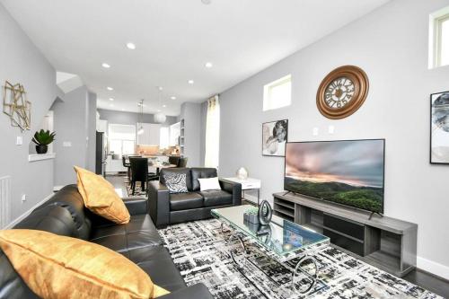 Rammies Exquisite 4Bedroom pet friendly House — 4-Star Luxury Hotel in Katy, United States