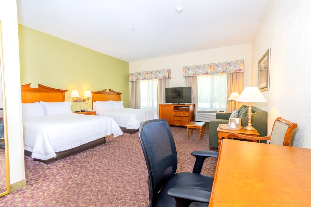 Hampton Inn and Suites College Station - photo 23