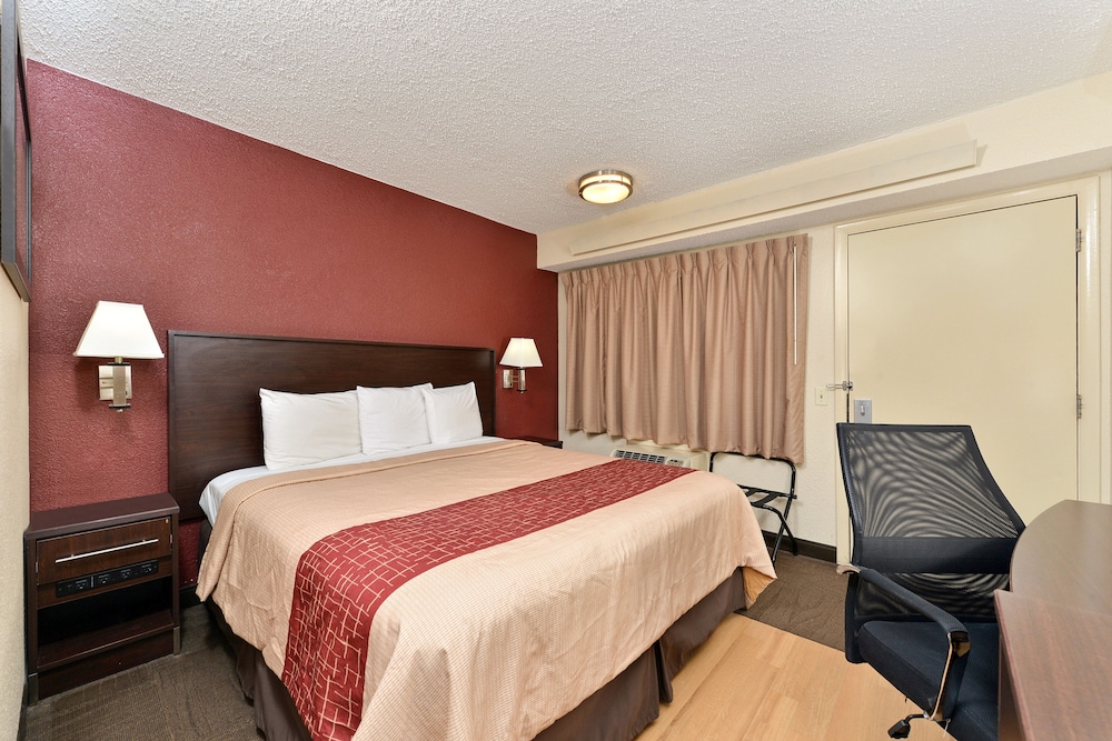 Red Roof Inn Benton Harbor St Joseph - photo 7