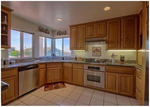 A Dolphin Dreams Spring Special in Cambria, United States